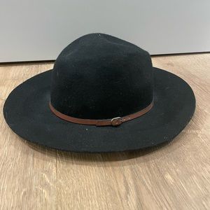 BNWT Hinge Felt Hat.